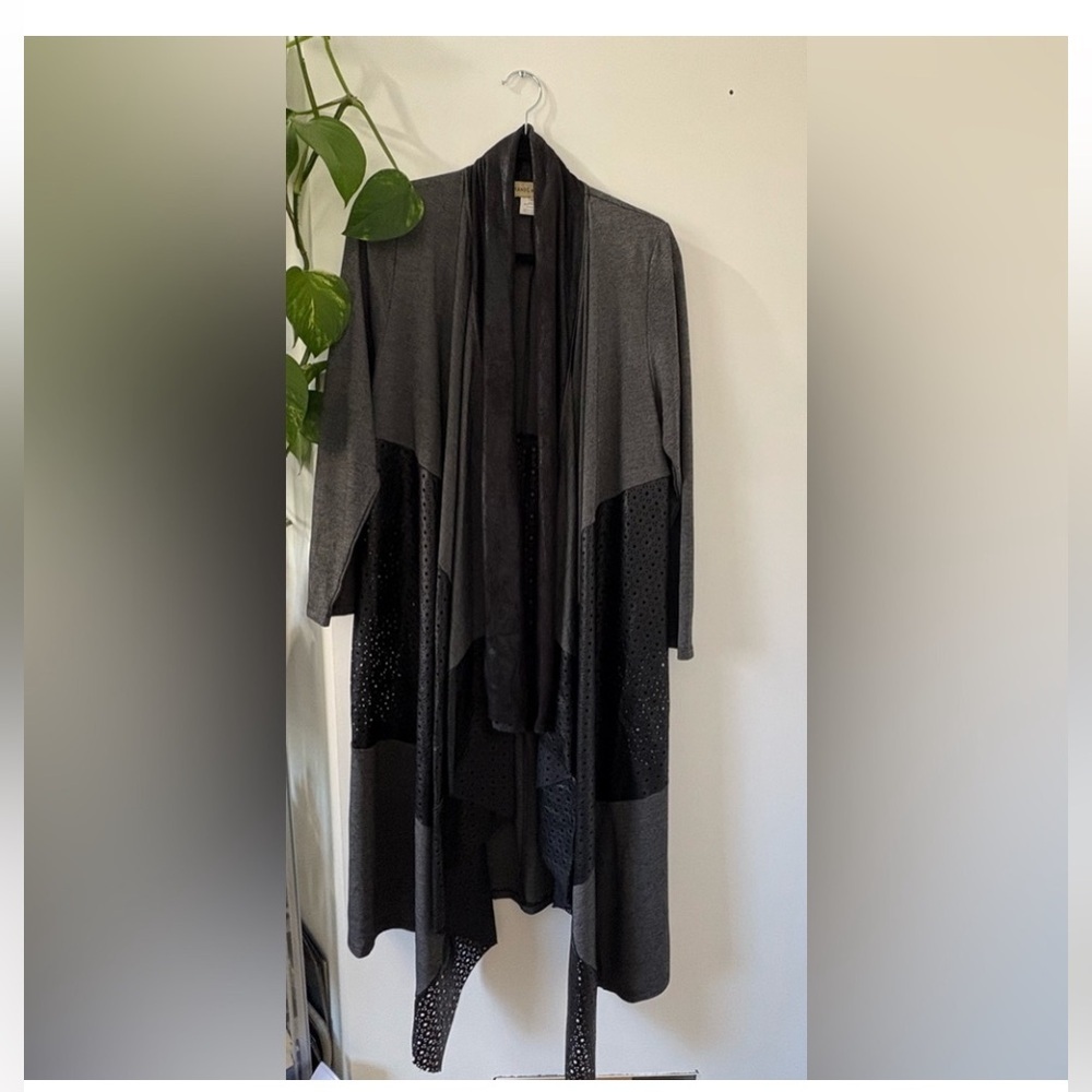 Elegant Gray/Black Pleather Women's Cardigan - Picture 6 of 6
